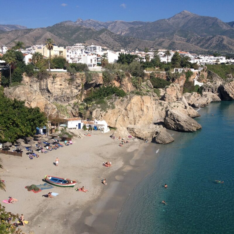 Playas en Nerja para Niños
